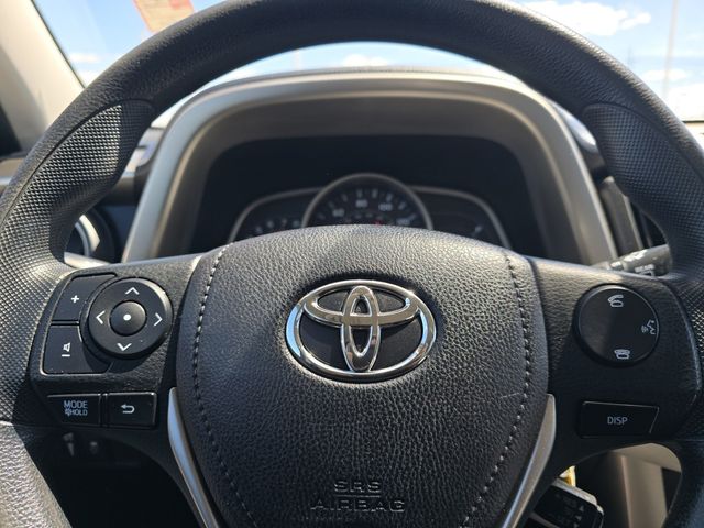 Vehicle image 30 of 32
