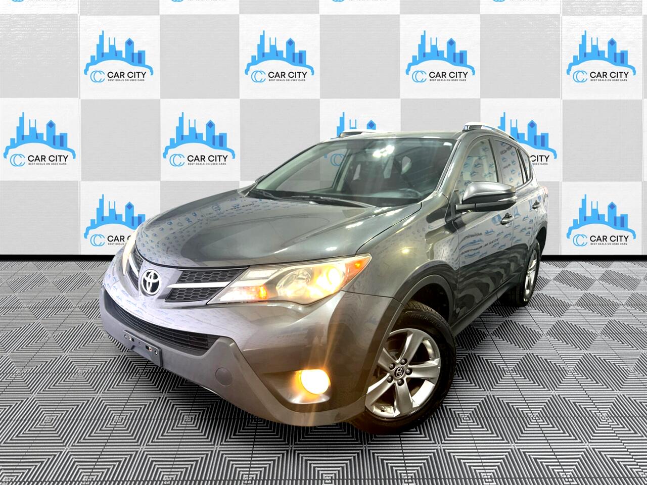 Vehicle image 8 of 73