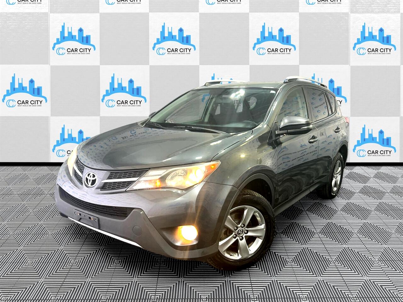 Vehicle image 5 of 73