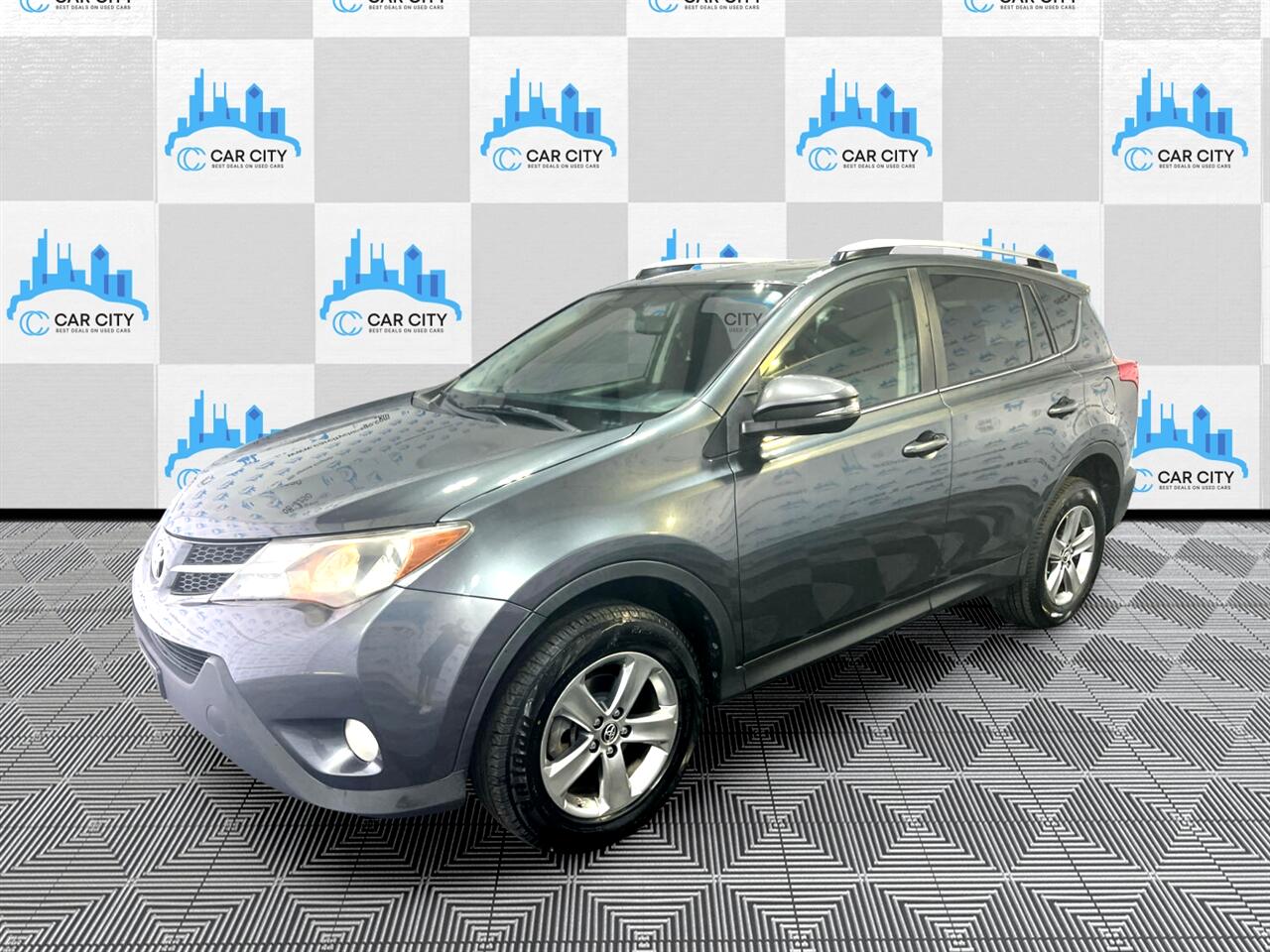 Vehicle image 2 of 73