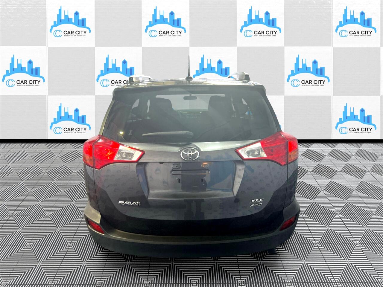 Vehicle image 19 of 73