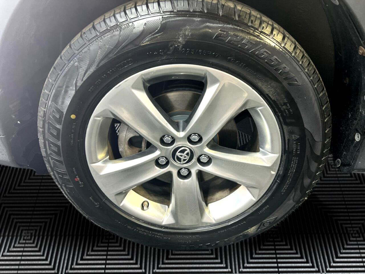 Vehicle image 26 of 73