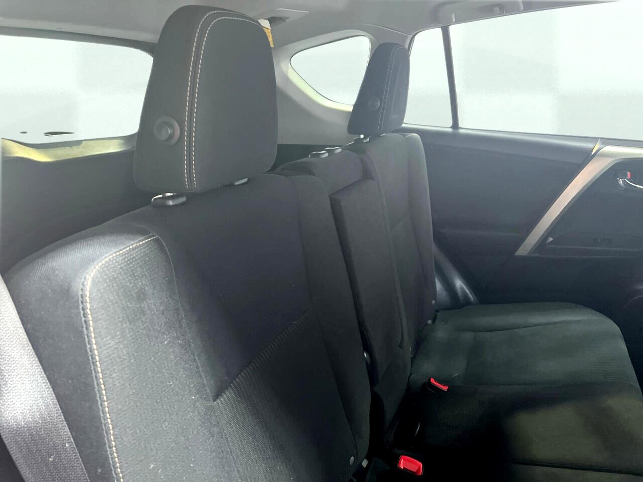 Vehicle image 32 of 73