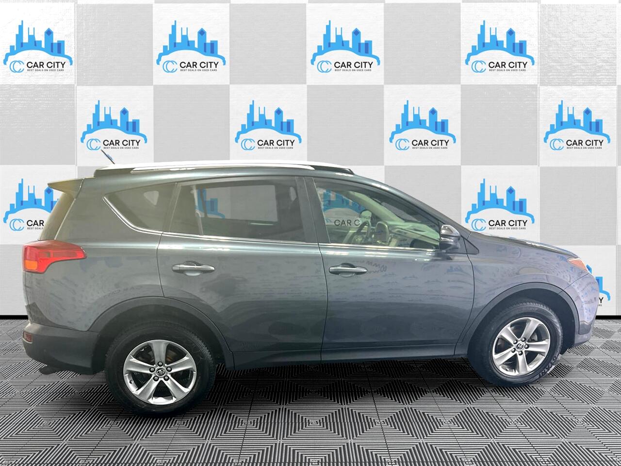 Vehicle image 15 of 73