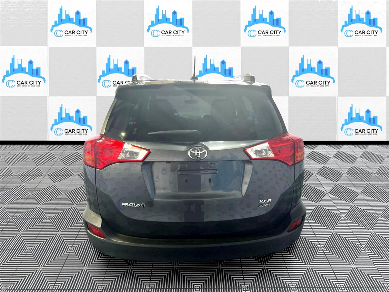 Vehicle image 20 of 73