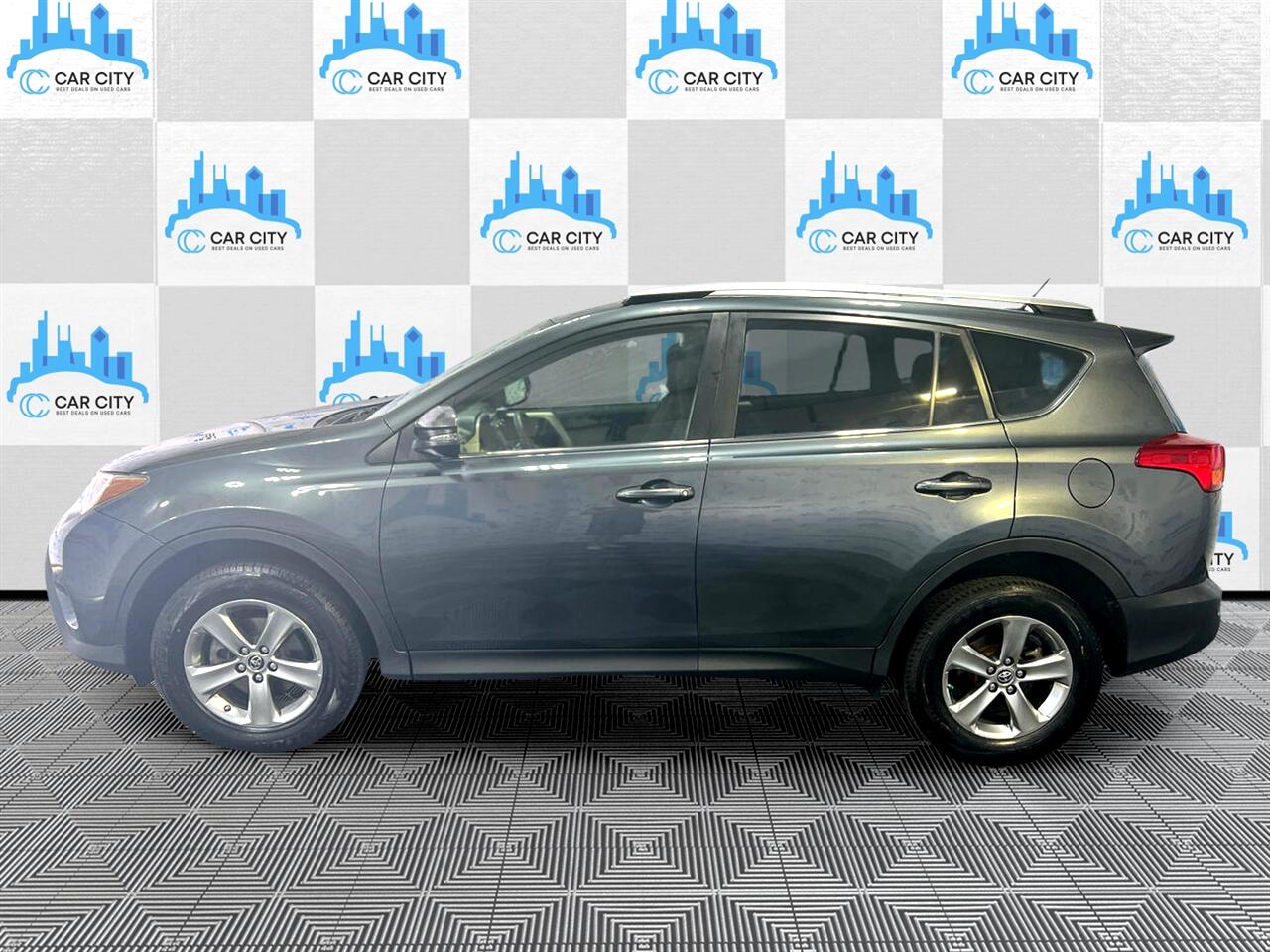 Vehicle image 24 of 73