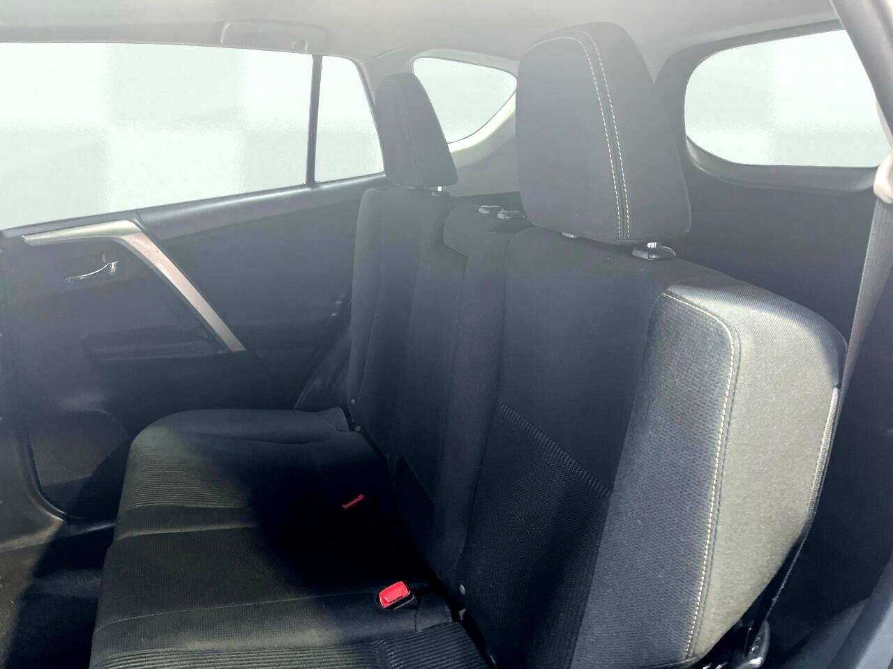 Vehicle image 33 of 73