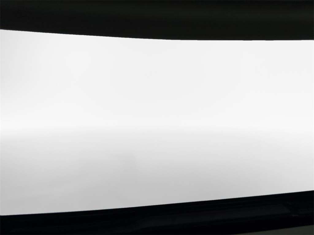Vehicle image 8 of 12