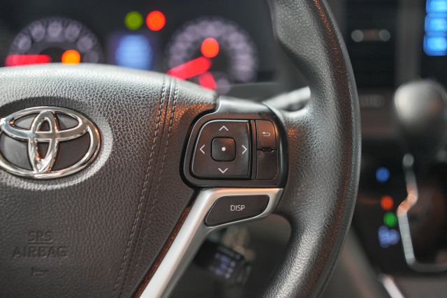 2015 Toyota Sienna LE Image 40 of 58