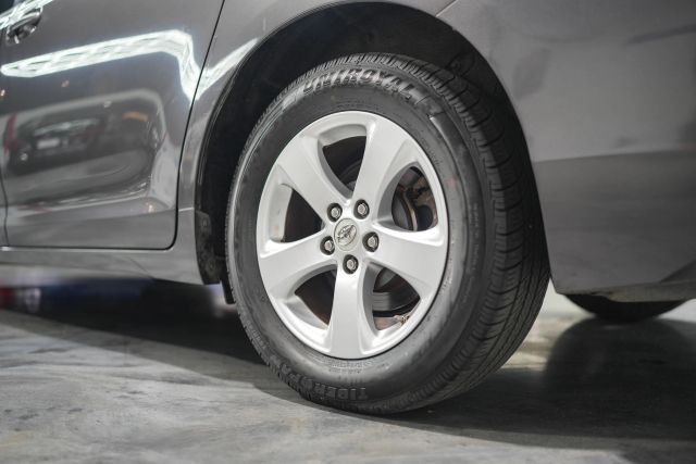 2015 Toyota Sienna LE Image 18 of 58