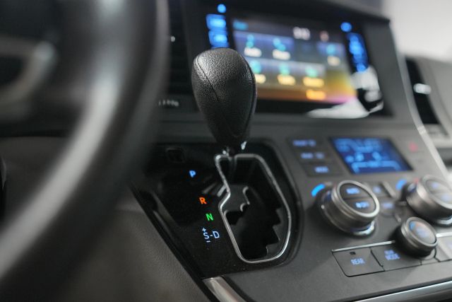 2015 Toyota Sienna LE Image 46 of 58