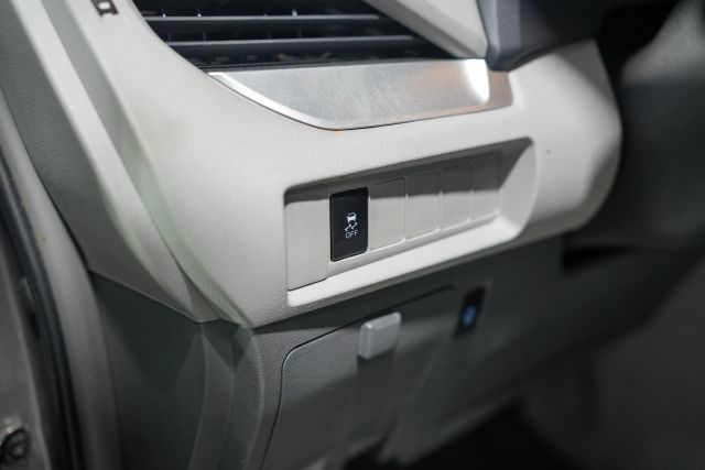 2015 Toyota Sienna LE Image 53 of 58