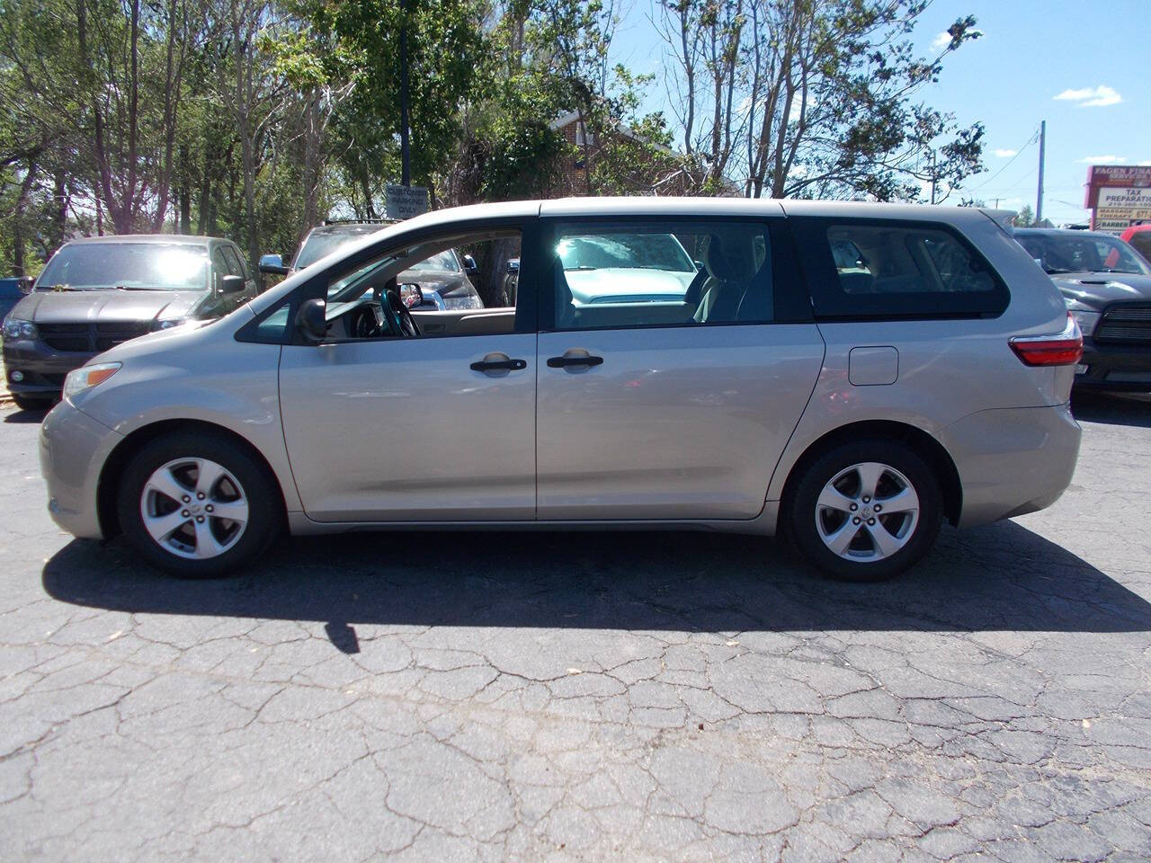 Vehicle image 4 of 23