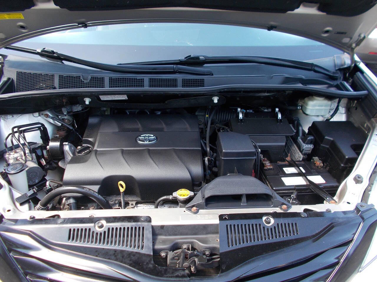 Vehicle image 7 of 23