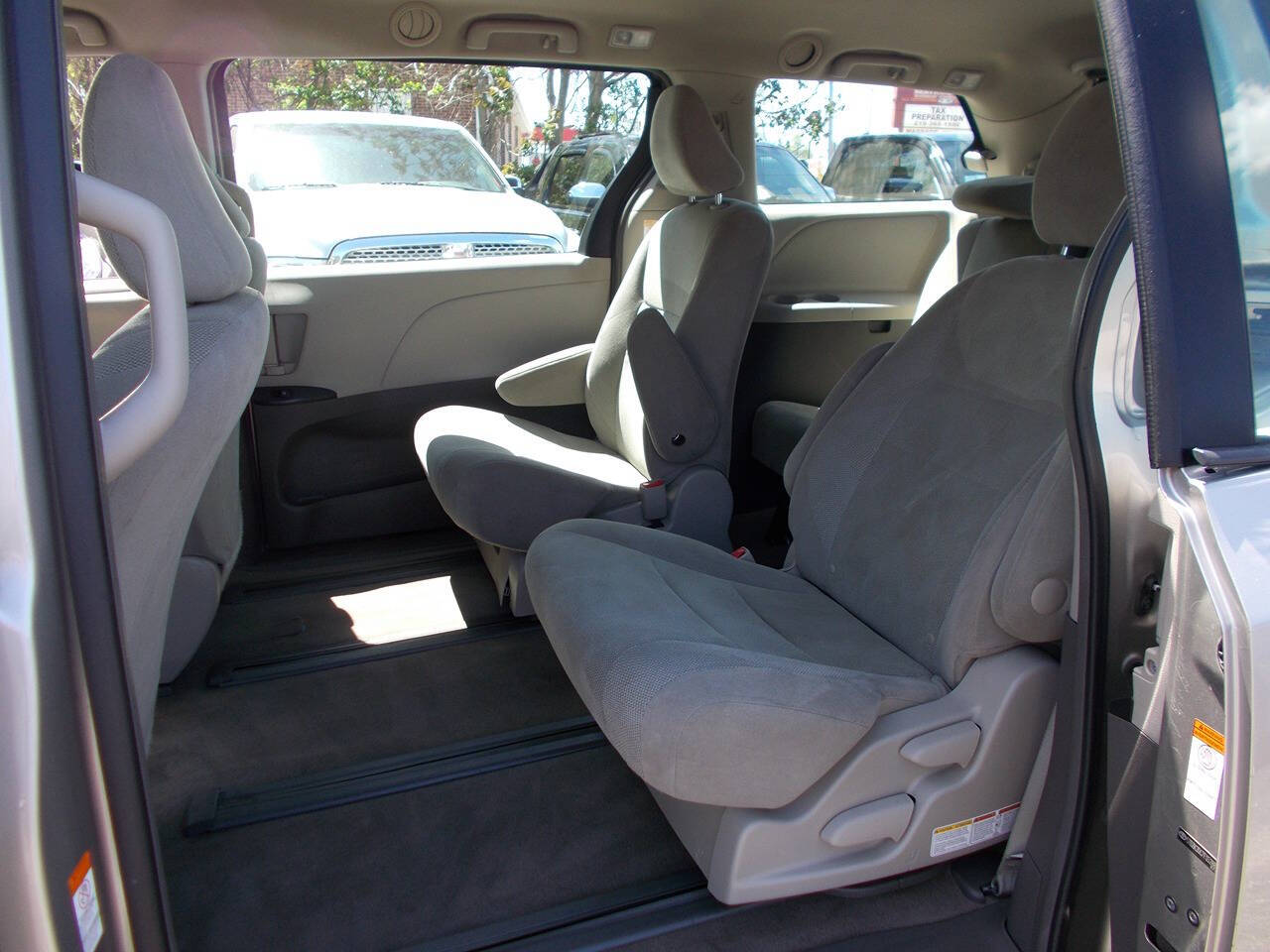 Vehicle image 13 of 23