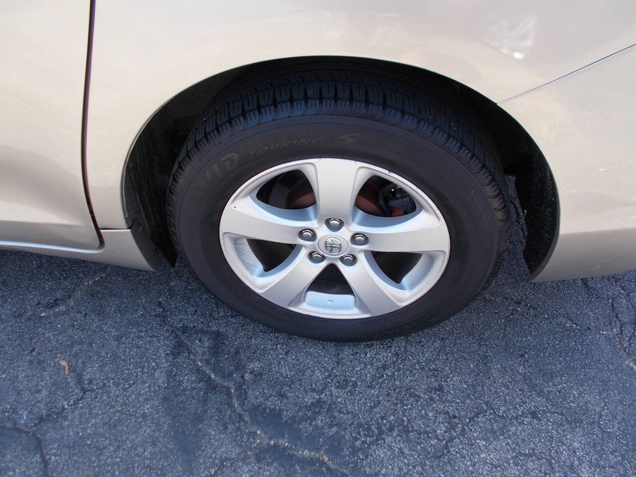 Vehicle image 5 of 23