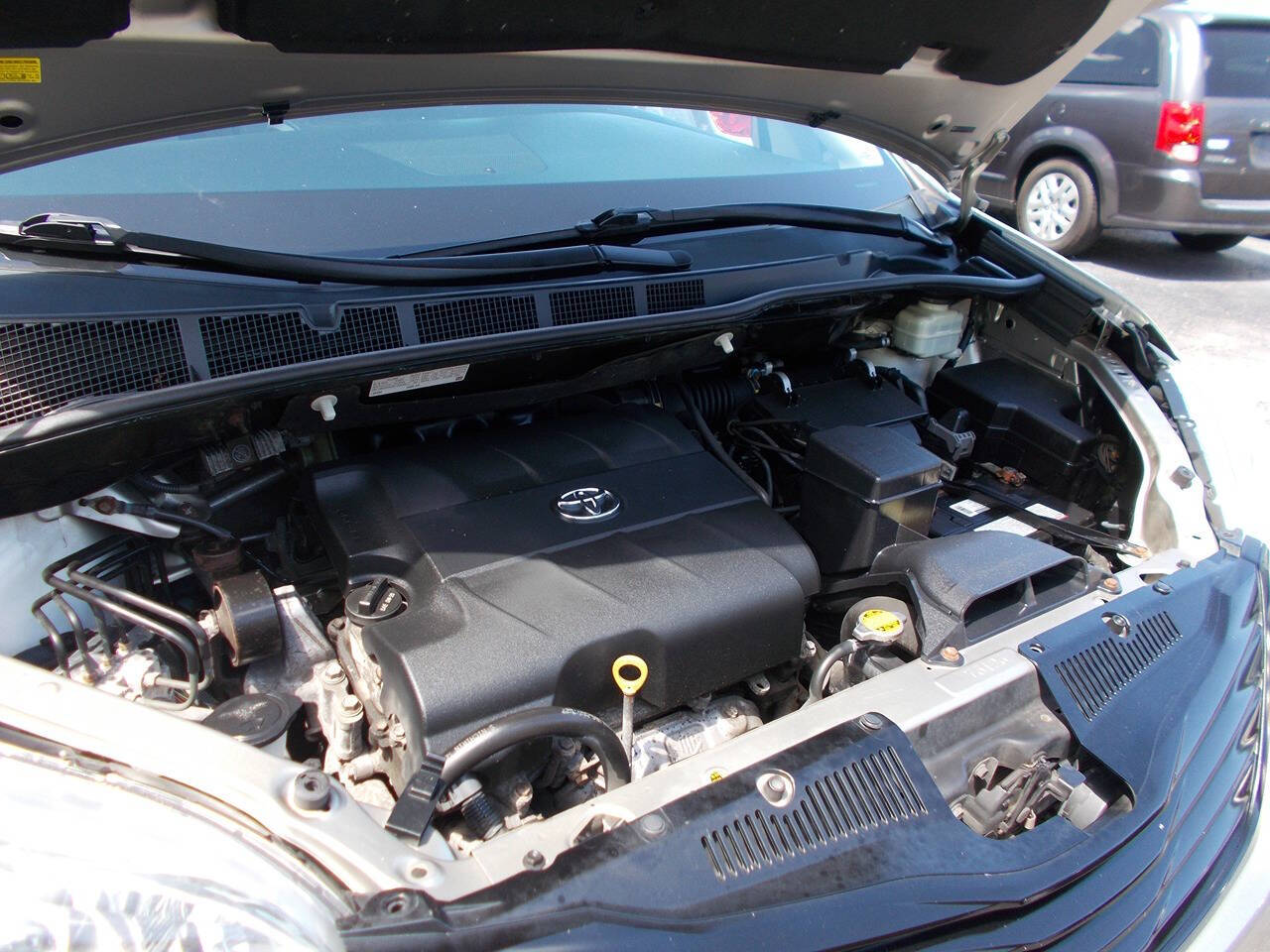 Vehicle image 8 of 23
