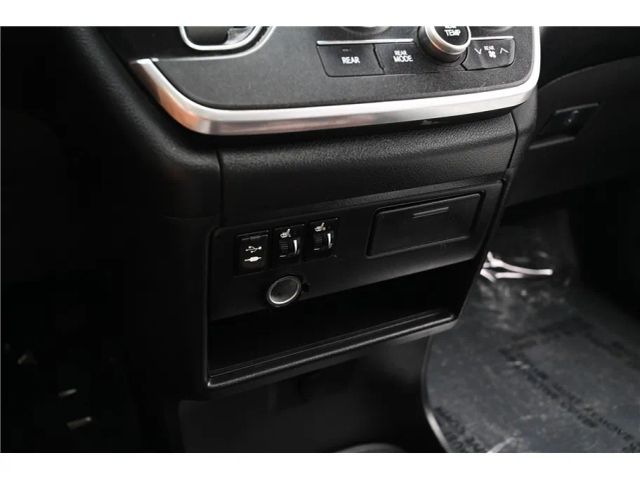 2015 Toyota Sienna Limited Image 25 of 26