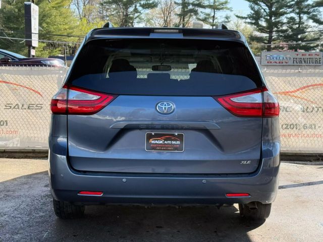 Vehicle image 4 of 45