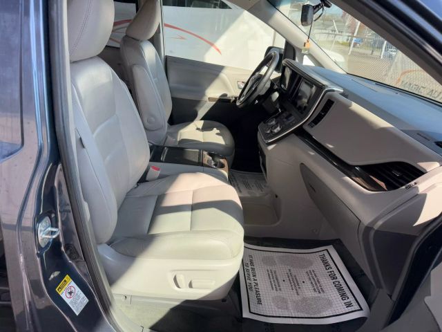 Vehicle image 24 of 45