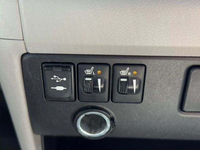 Vehicle image 28 of 45