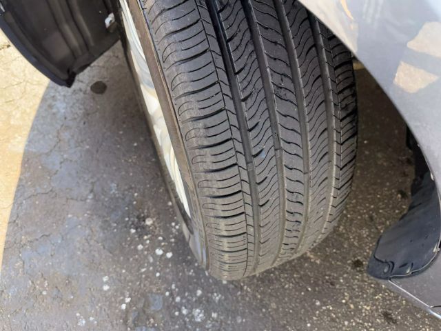 Vehicle image 40 of 45