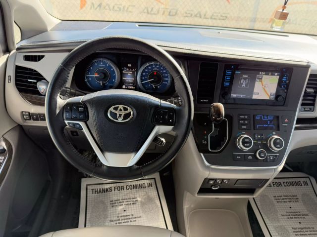 Vehicle image 29 of 45