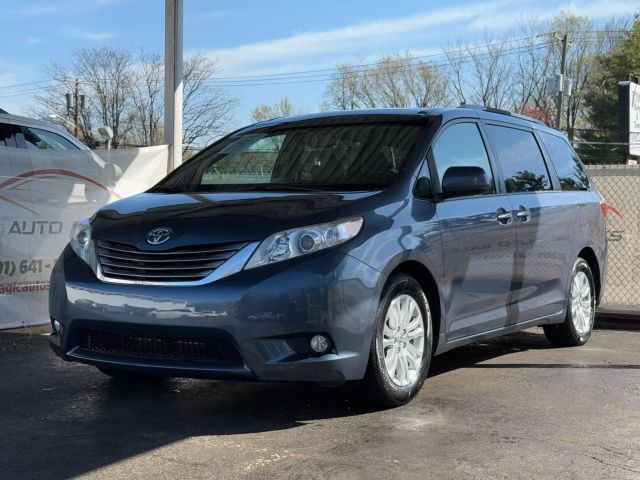 Vehicle image 8 of 45