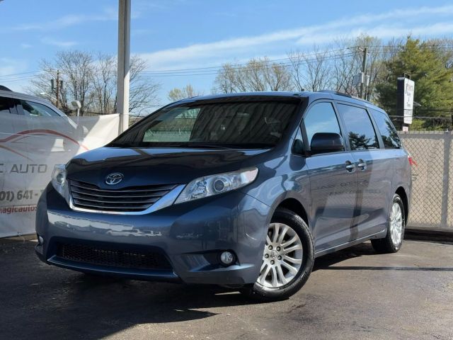 Vehicle image 7 of 45