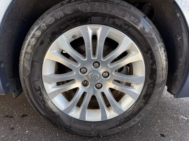 Vehicle image 41 of 45