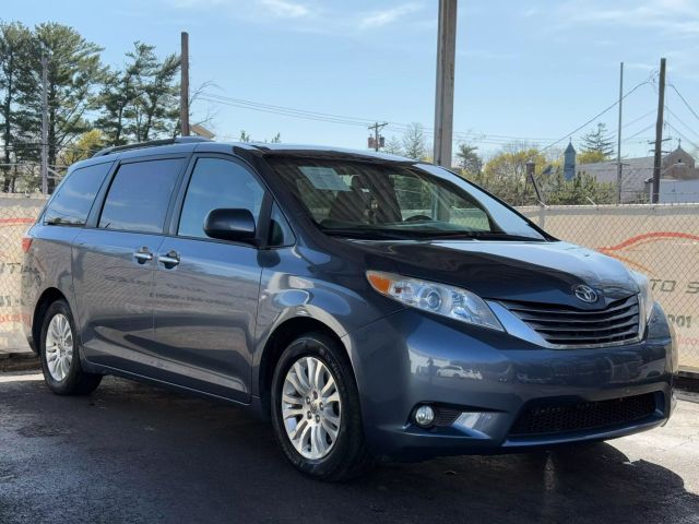 Vehicle image 9 of 45