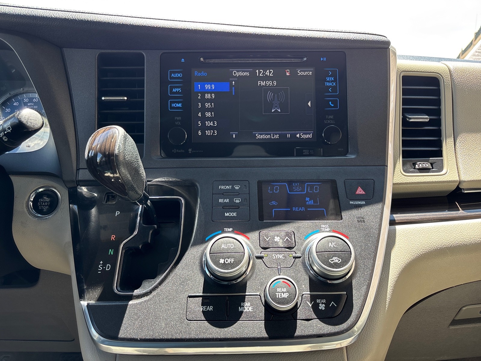 Vehicle image 19 of 38