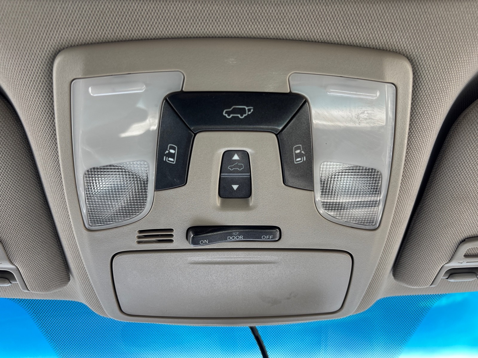 Vehicle image 23 of 38
