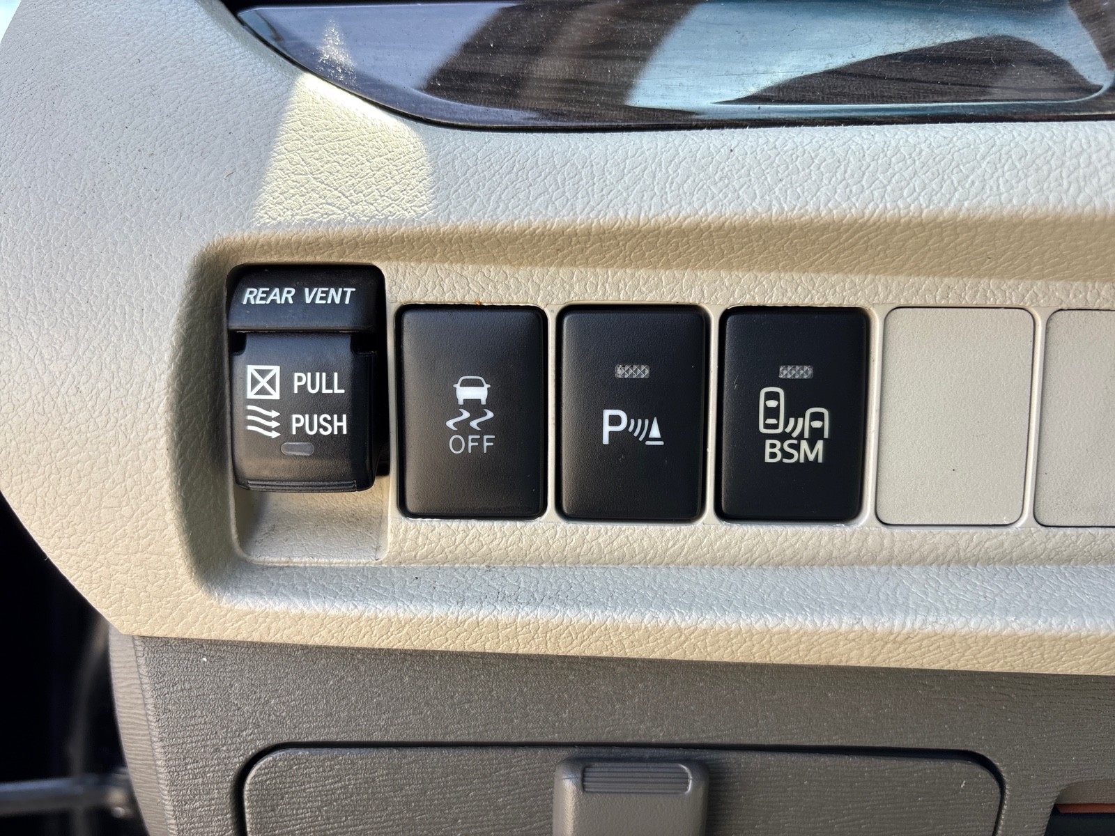 Vehicle image 13 of 38