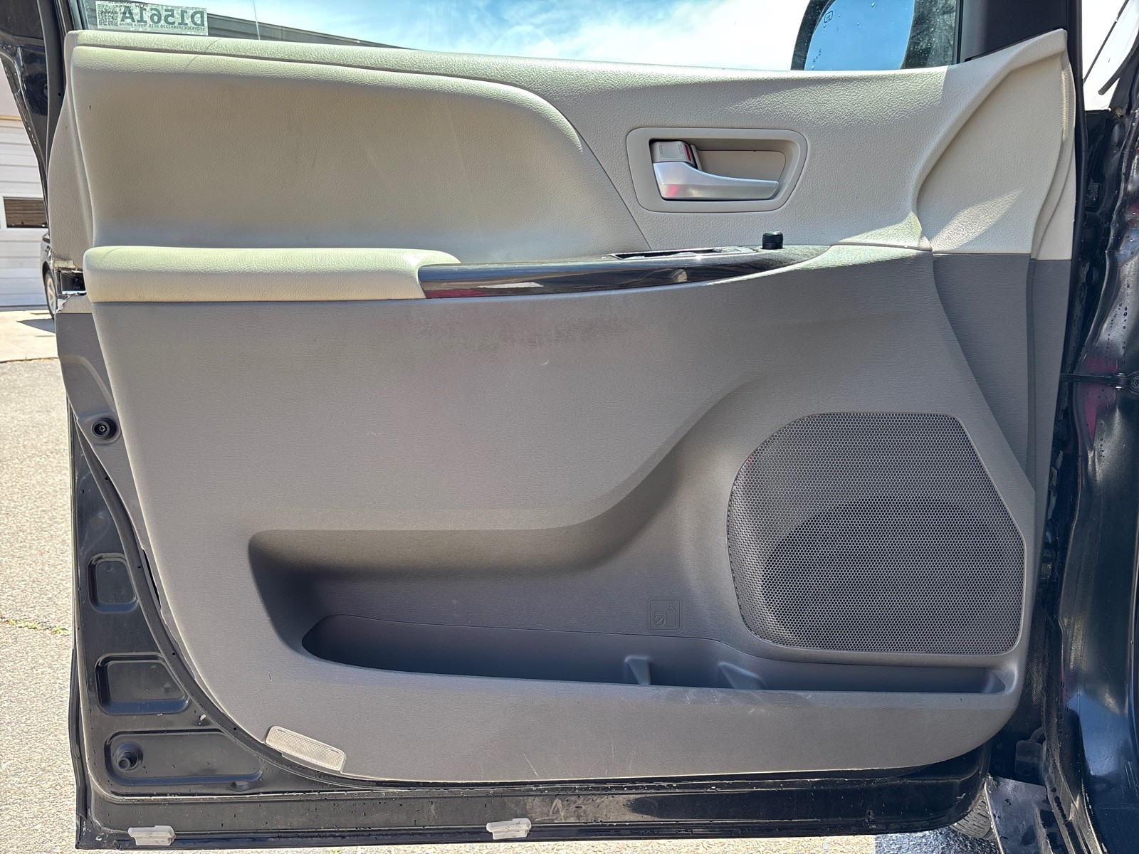 Vehicle image 9 of 38