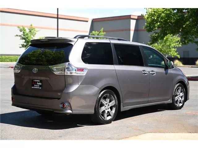 Vehicle image 5 of 29