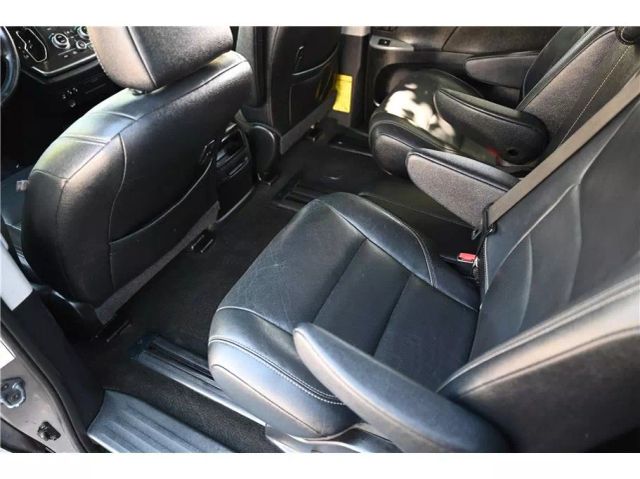 Vehicle image 16 of 29