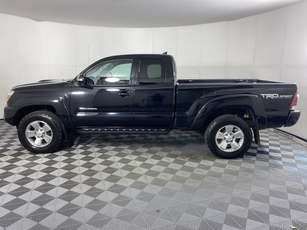 Vehicle image 8 of 23