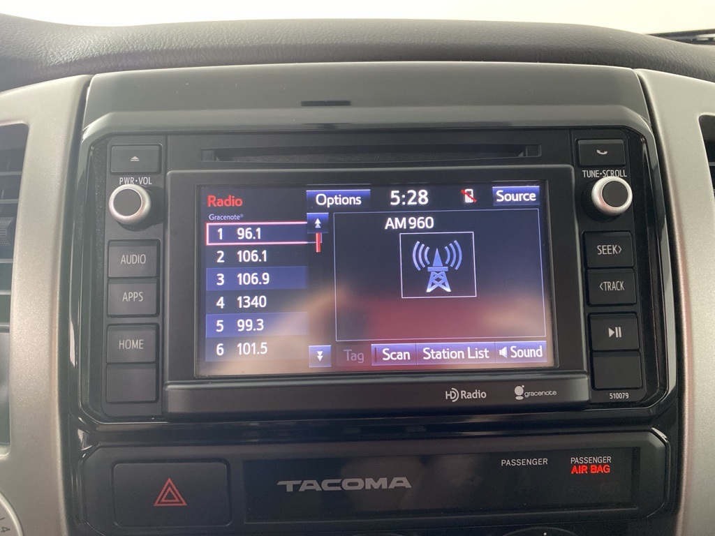 Vehicle image 17 of 23
