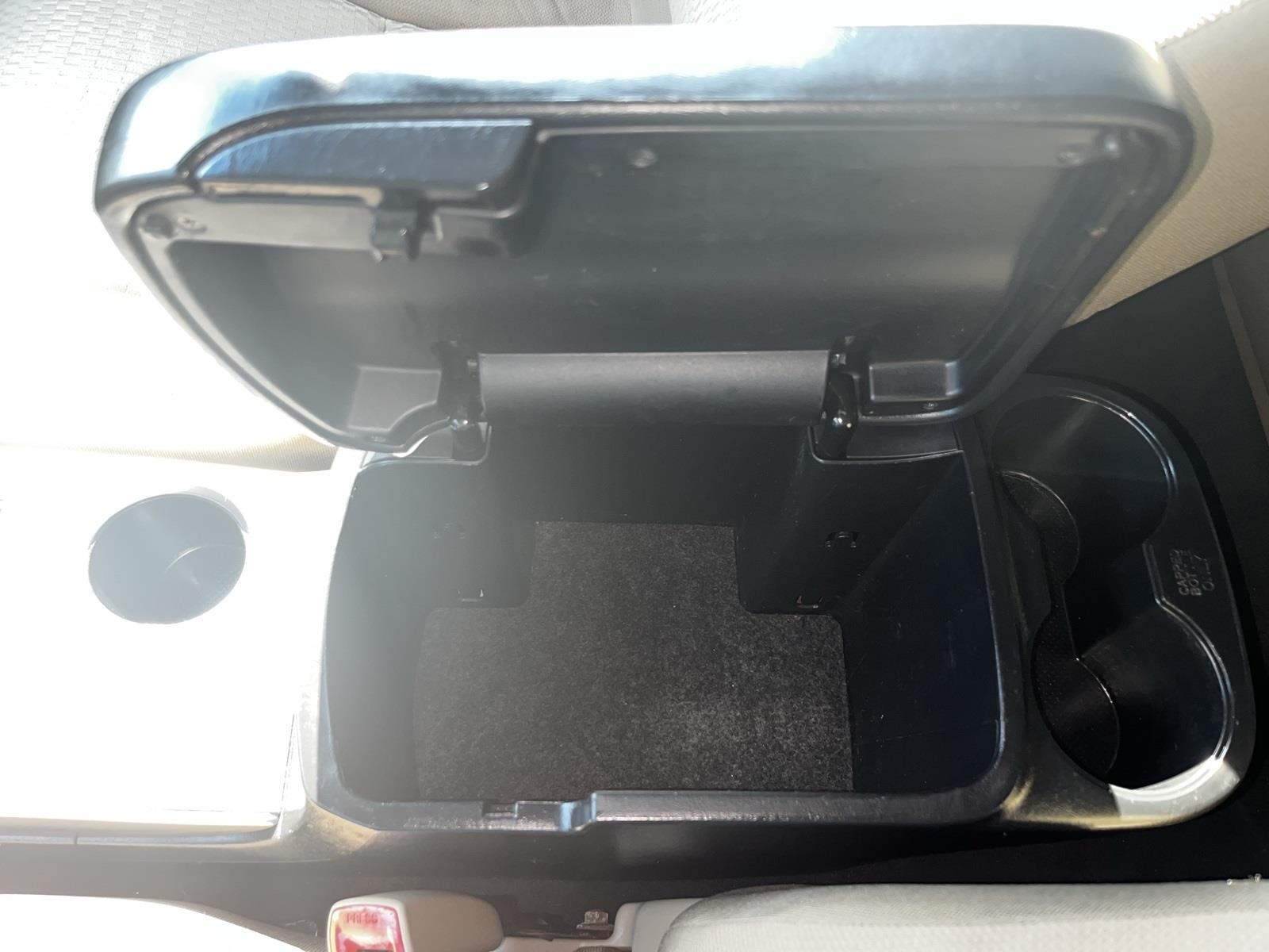 Vehicle image 33 of 43