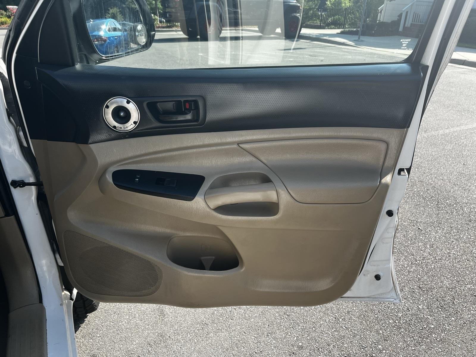 Vehicle image 35 of 43