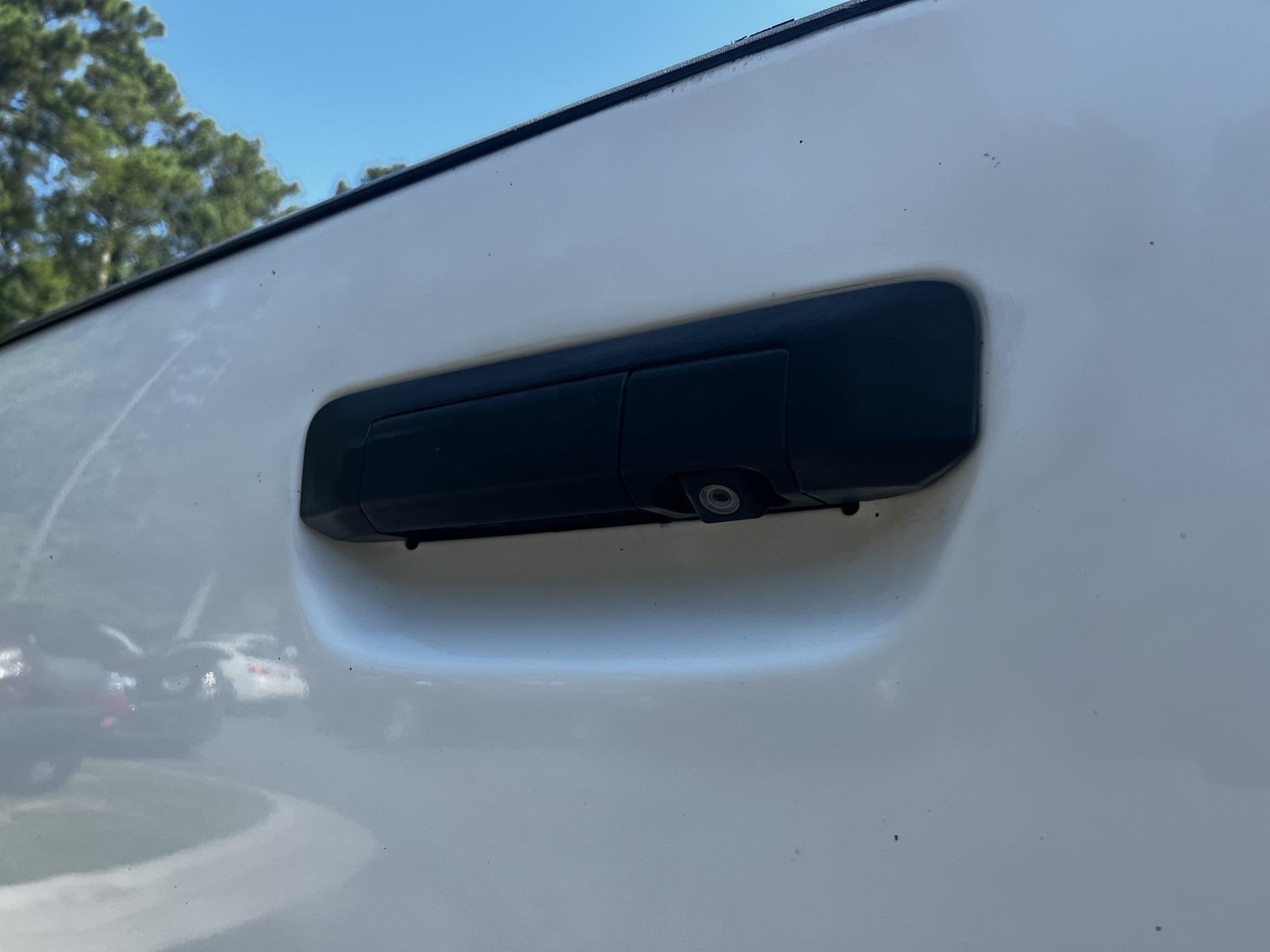 Vehicle image 41 of 43