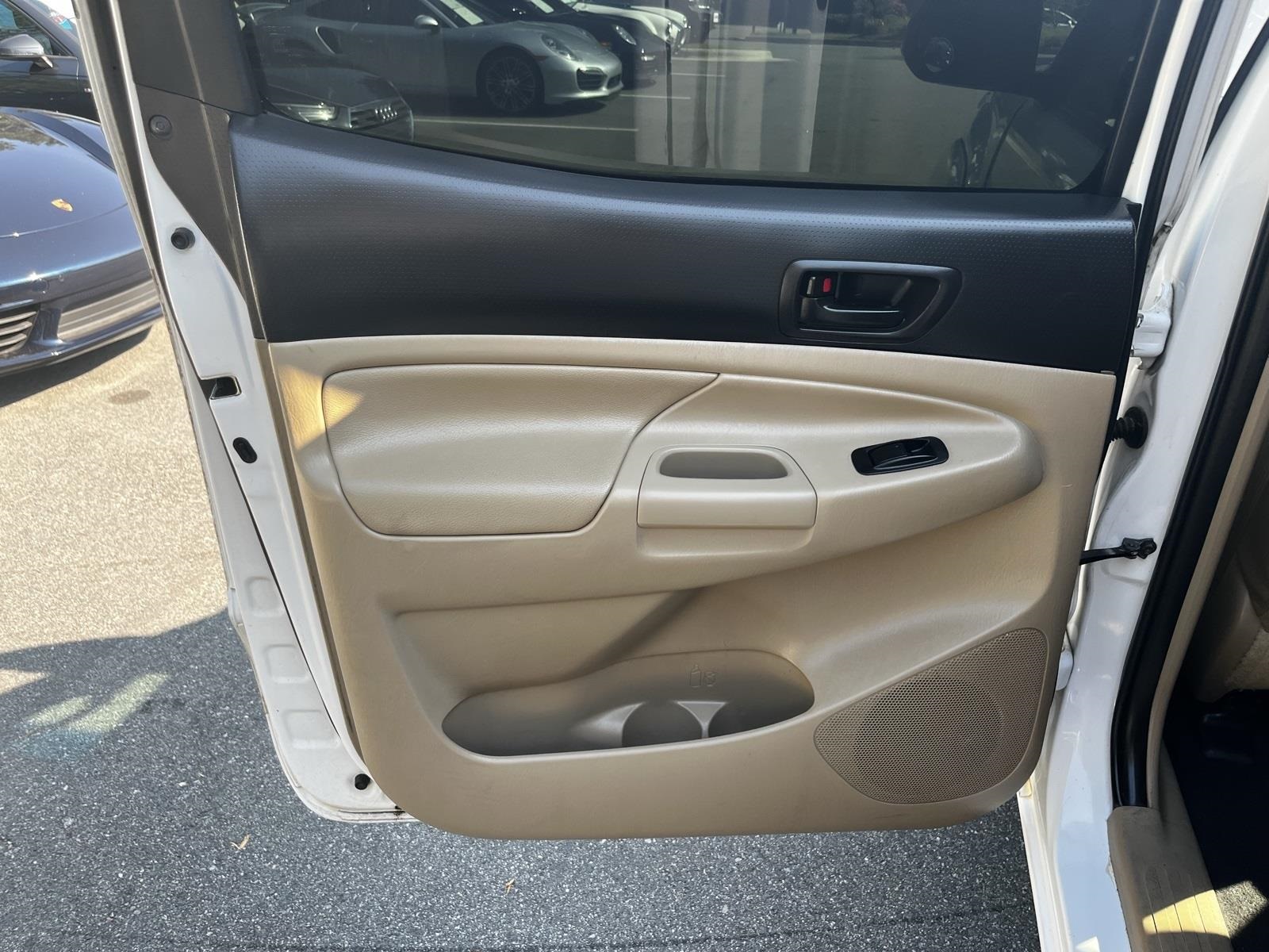 Vehicle image 25 of 43