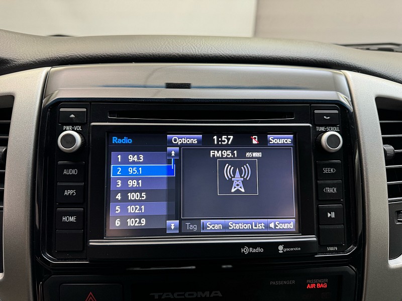 Vehicle image 25 of 37