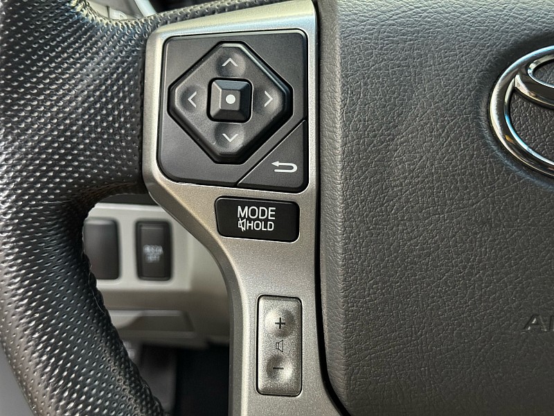 Vehicle image 34 of 37