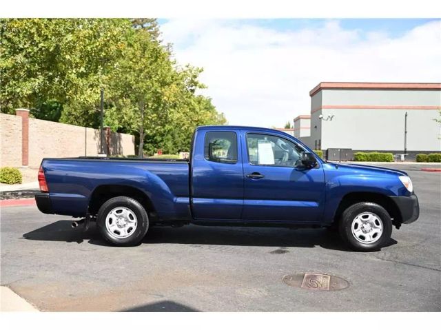 Vehicle image 4 of 26