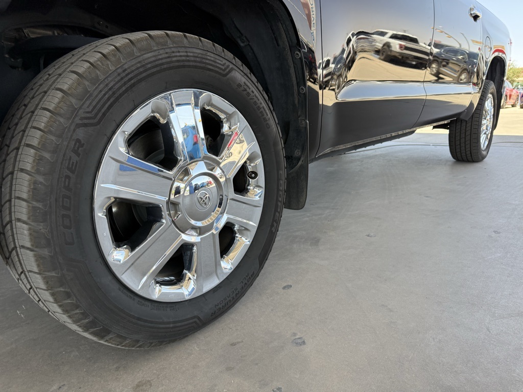 Vehicle image 9 of 32