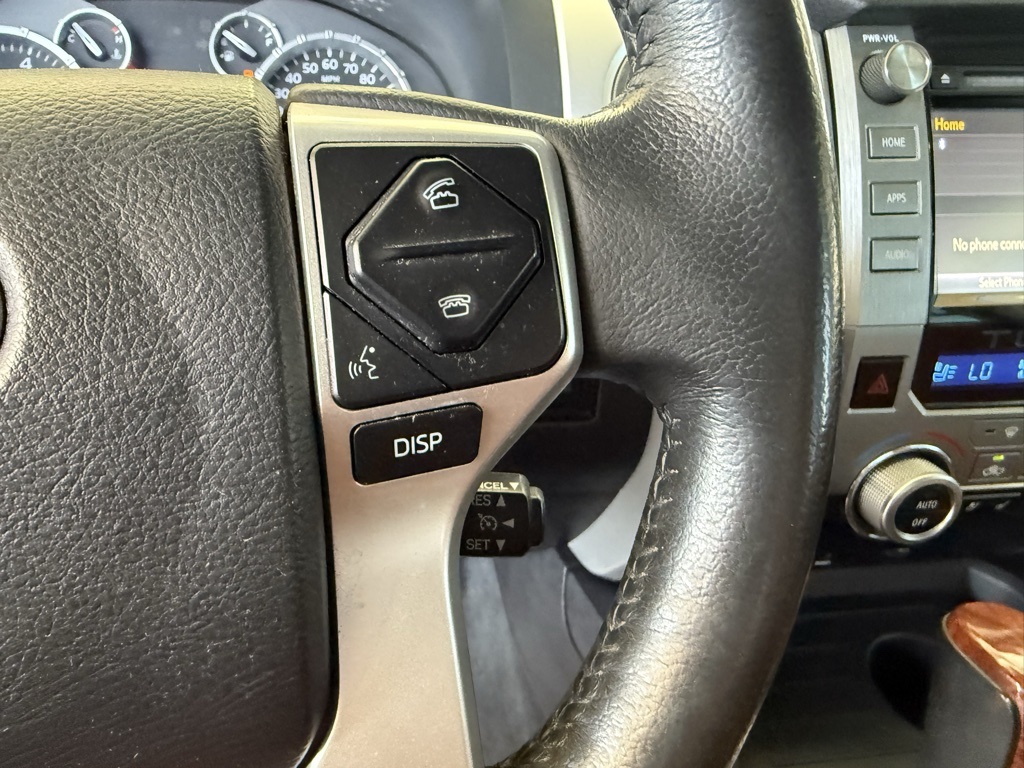 Vehicle image 17 of 32
