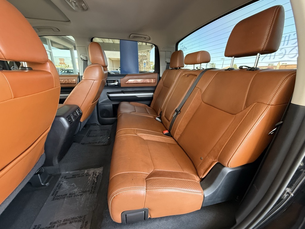 Vehicle image 24 of 32