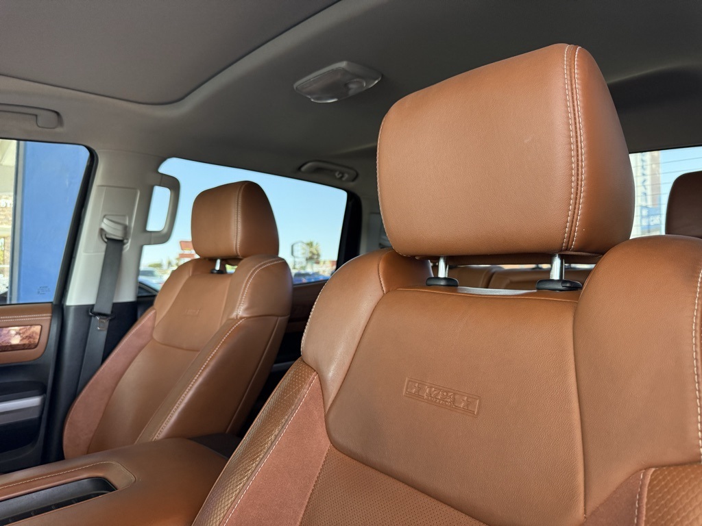 Vehicle image 14 of 32